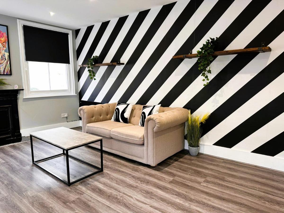 Flash Sale King Size Bed Super Flat Next To Seafront 1 Appartement